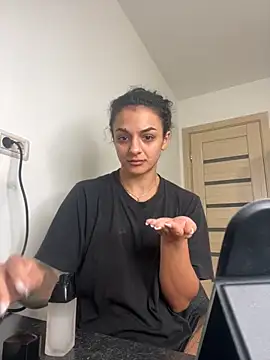 NNNoire online show from October 26, 2025, 8:04 am