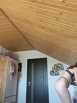 mewKate online show from May 18, 2026, 3:17 pm
