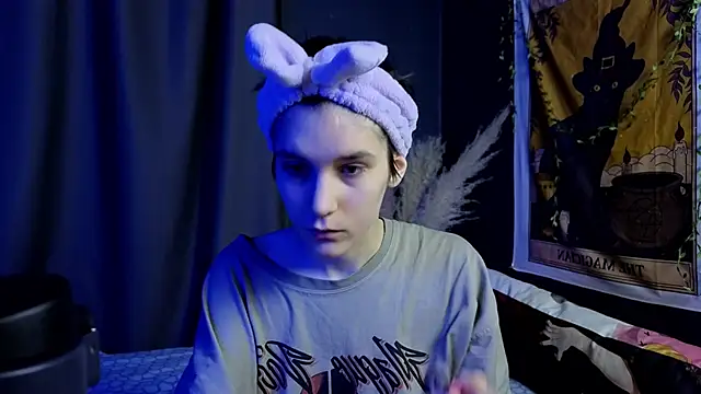 Snapshot of Hyeon_Jin chatting on February 8, 2025, 8:42 pm Hyeon Jin online show from February 8, 2025, 8:42 pm