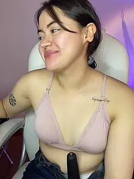 Snapshot of Camila_pinkk chatting on May 23, 2026, 3:33 pm Camila pinkk online show from May 23, 2026, 3:33 pm
