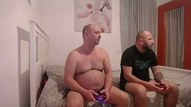 adryanyou46 online show from February 9, 2025, 8:24 pm