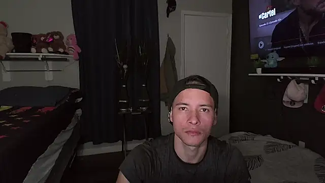 azzel19 online show from January 8, 2025, 2:14 am