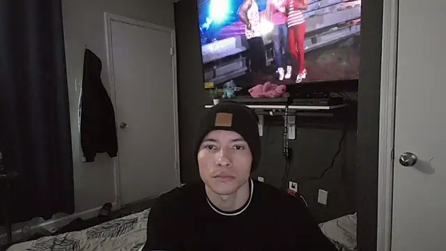 azzel19 online show from January 5, 2025, 8:10 pm