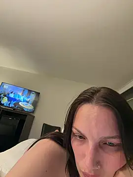 justpeachybaby online show from June 3, 2026, 6:36 am
