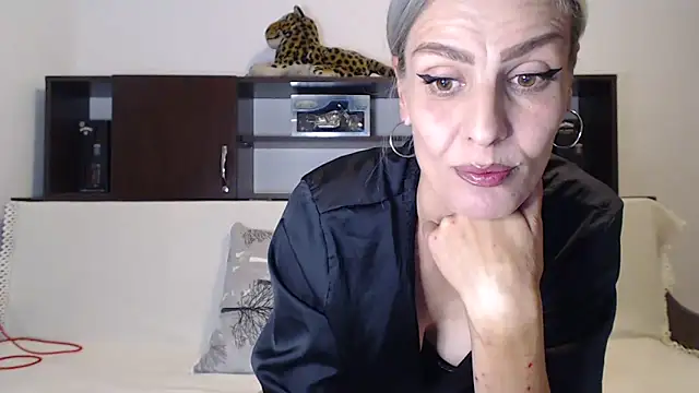 AshlineKatte online show from September 30, 2025, 2:56 pm