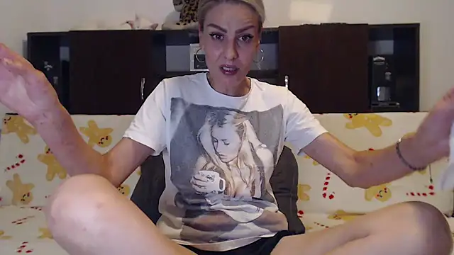 AshlineKatte online show from October 11, 2025, 6:42 pm