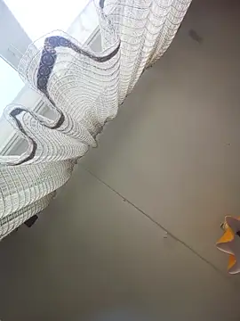 Lauren Amabel online show from April 21, 2026, 10:11 am