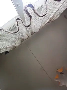 Lauren Amabel online show from March 19, 2026, 10:15 am