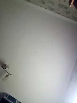 Lauren Amabel online show from March 19, 2025, 8:01 am