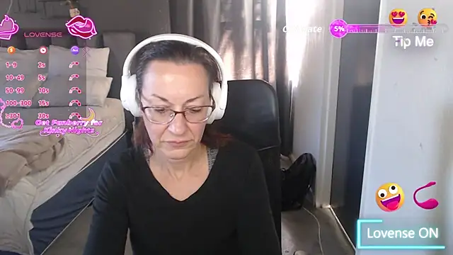 boeslaboes1 online show from May 10, 2026, 5:33 am