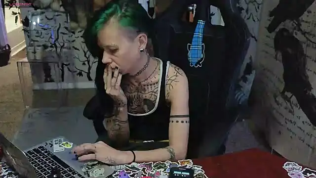 trashbrat online show from September 28, 2025, 9:49 am