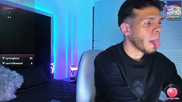 Snapshot of Marcus_Blaze chatting on January 14, 2025, 1:26 am Marcus Blaze online show from January 14, 2025, 1:26 am