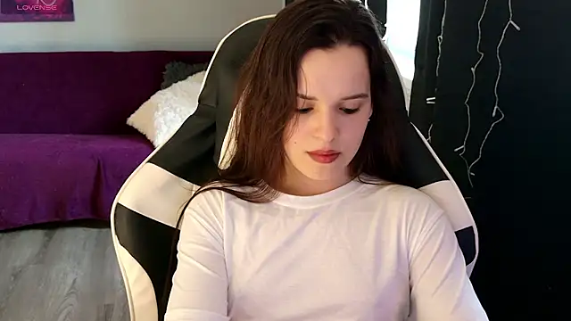 Harleen Moore online show from June 17, 2026, 5:51 am