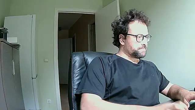 littlehairyman online show from September 30, 2025, 7:14 am