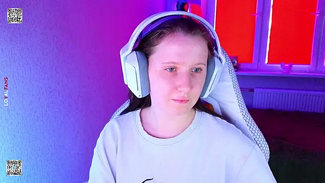 mon lola online show from April 6, 2026, 11:11 am