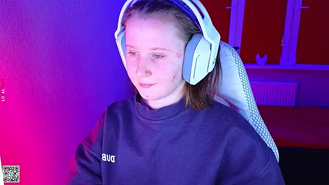 mon lola online show from November 13, 2025, 4:00 pm