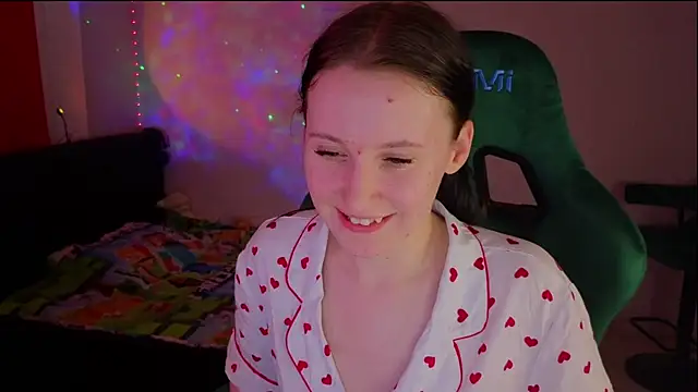 mon lola online show from March 16, 2025, 8:32 pm