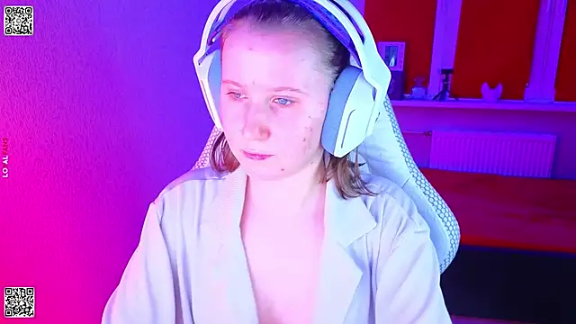 mon lola online show from November 29, 2025, 3:23 pm