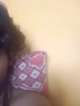 Snapshot of CosmicEmuu chatting on February 16, 2026, 12:26 pm CosmicEmuu online show from February 16, 2026, 12:26 pm