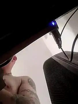 jayjay198080 online show from February 10, 2025, 7:47 am