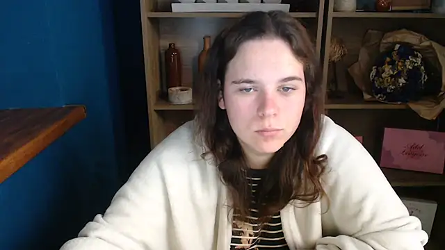 mini girly online show from October 2, 2025, 6:50 am