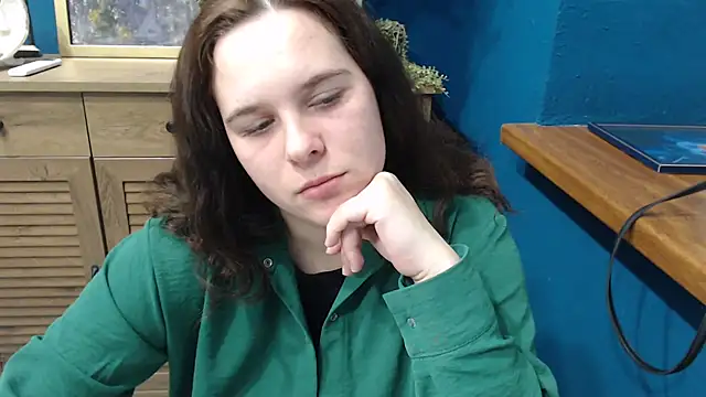 mini girly online show from November 7, 2025, 11:48 am