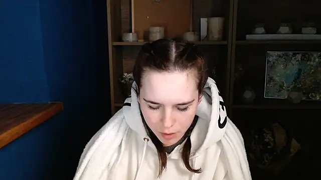 mini girly online show from February 21, 2025, 10:39 am