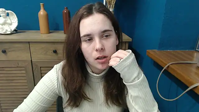 mini girly online show from March 21, 2025, 12:39 pm