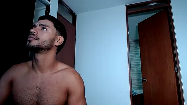 Snapshot of HOTLATINO2025 chatting on May 8, 2026, 4:22 pm HOTLATINO2025 online show from May 8, 2026, 4:22 pm
