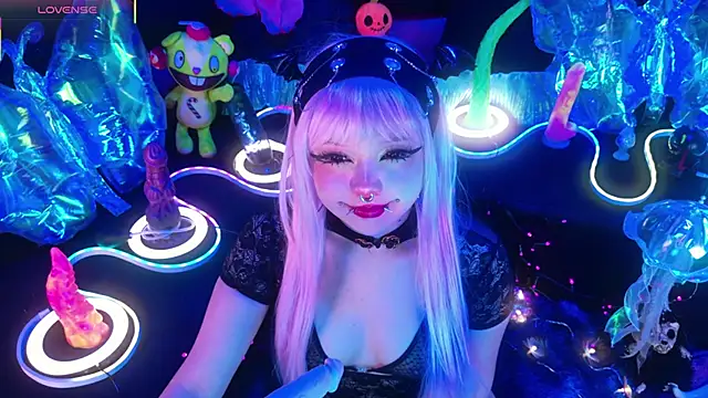 LaytonBox online show from March 18, 2026, 3:03 pm