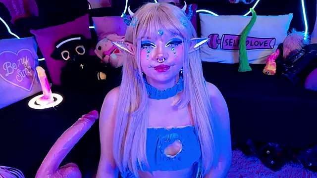 LaytonBox online show from September 22, 2025, 2:01 pm