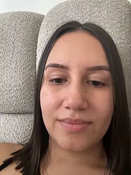 Snapshot of Jullya_x chatting on May 13, 2026, 8:16 pm Jullya x online show from May 13, 2026, 8:16 pm