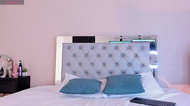 Snapshot of Jullya_x chatting on February 26, 2025, 12:16 pm Jullya x online show from February 26, 2025, 12:16 pm