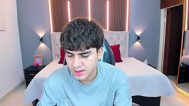 Snapshot of Tommy18__ chatting on May 28, 2026, 3:25 am Tommy18 online show from May 28, 2026, 3:25 am