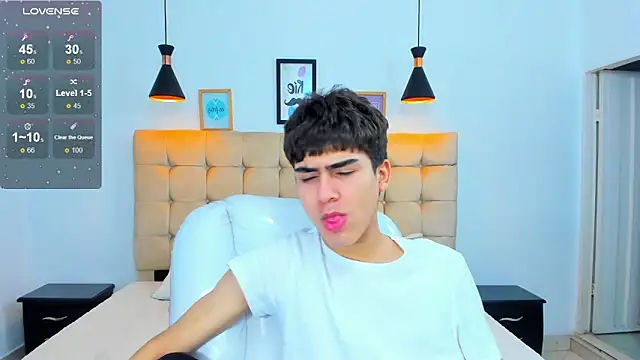 Tommy18   online show from March 23, 2025, 6:47 am