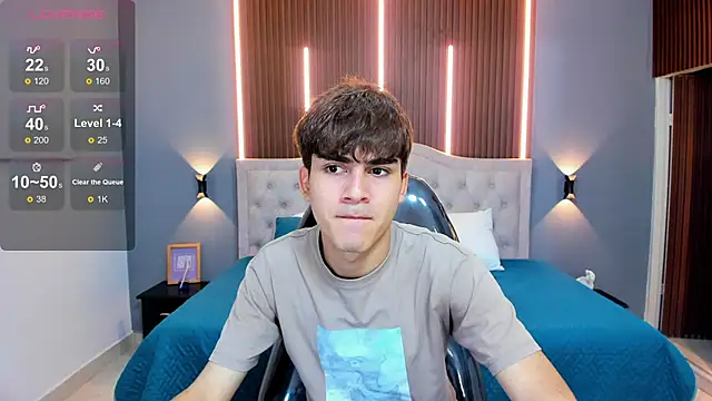 Tommy18   online show from September 24, 2025, 3:35 am