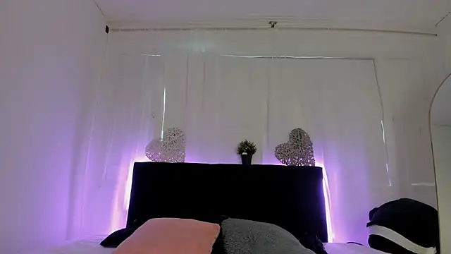 Bonny and carrot online show from September 8, 2025, 7:13 pm