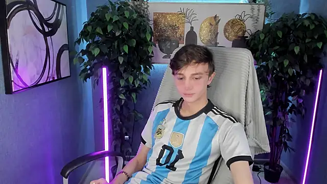 John Weasley online show from November 4, 2025, 1:15 pm