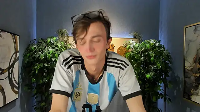 John Weasley online show from September 11, 2025, 9:04 pm