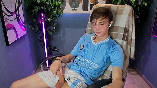 John Weasley online show from September 13, 2025, 8:20 pm