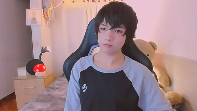 AllanYong18 online show from April 4, 2026, 4:52 am