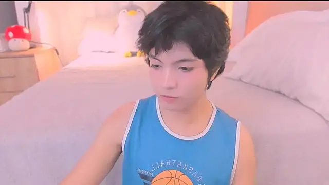 AllanYong18 online show from February 18, 2026, 9:50 am