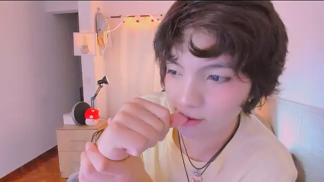 AllanYong18 online show from April 14, 2026, 9:14 am