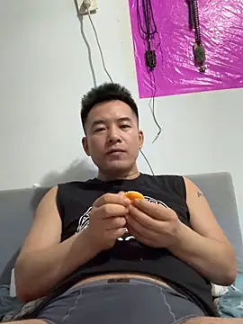 zxb757369 online show from September 11, 2025, 6:19 pm