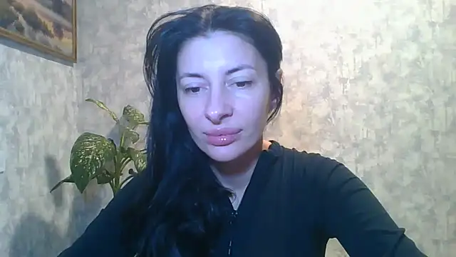 LissaBlossom online show from November 3, 2025, 1:26 pm