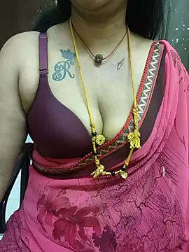 Snapshot of sriyazhini chatting on February 22, 2025, 1:24 pm sriyazhini online show from February 22, 2025, 1:24 pm