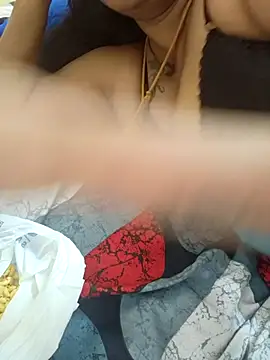 Snapshot of sriyazhini chatting on February 16, 2025, 6:43 am sriyazhini online show from February 16, 2025, 6:43 am