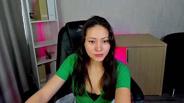 Bellalovesss online show from March 17, 2025, 6:18 am