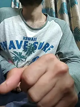 Snapshot of TOPMOON001 chatting on February 4, 2026, 7:20 pm TOPMOON001 online show from February 4, 2026, 7:20 pm