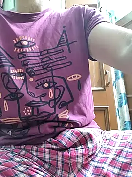 Snapshot of TOPMOON001 chatting on October 13, 2025, 6:09 pm TOPMOON001 online show from October 13, 2025, 6:09 pm